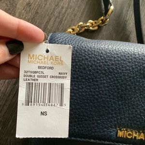 Michael Kors croasbady bag